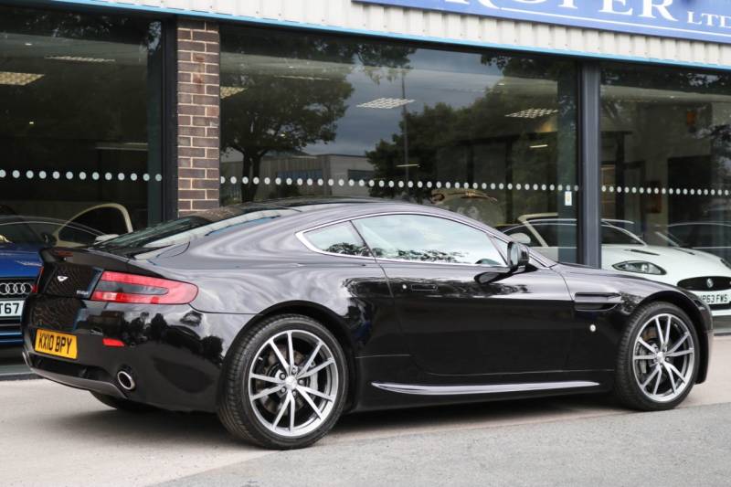 Aston Martin Vantage   Registered:2010(10)