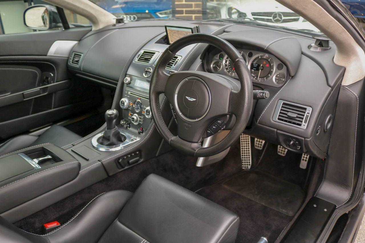Aston Martin Vantage V8 4.7 Coupe Coupe Petrol Onyx Black Metallic