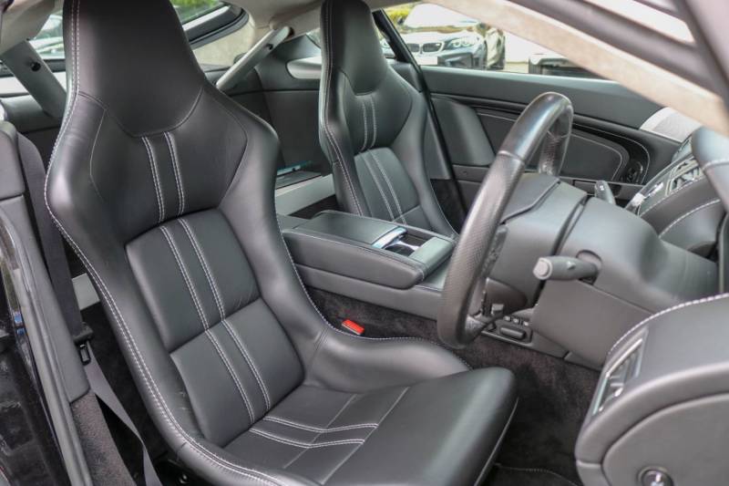 Aston Martin Vantage   Registered:2010(10)