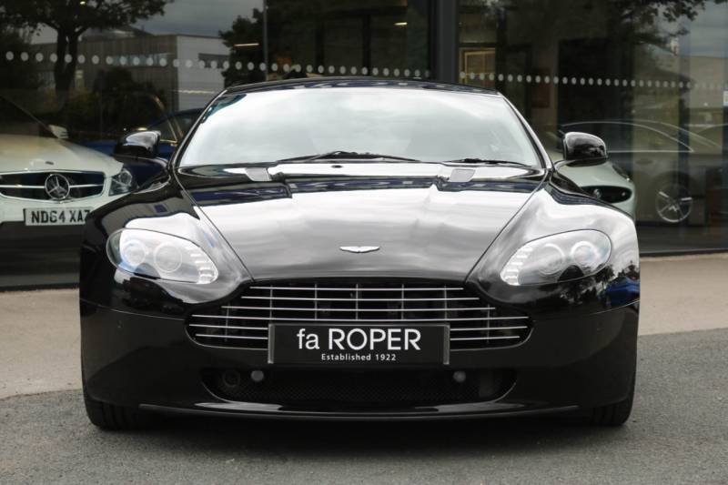 Aston Martin Vantage   Registered:2010(10)