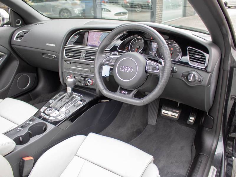 Audi RS5   Registered:2013(63)