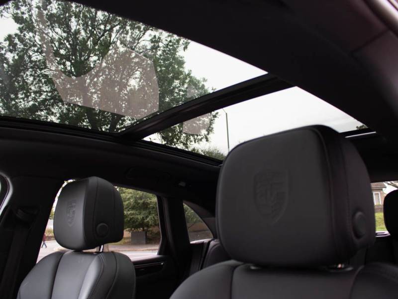 Porsche Macan   Registered:2017(17)