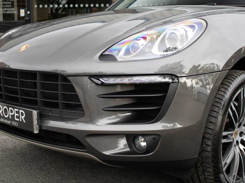 Porsche Macan   Registered:2017(17)