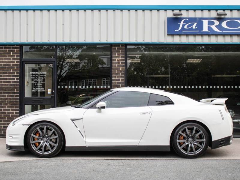 Nissan GT R   Registered:2014(14)