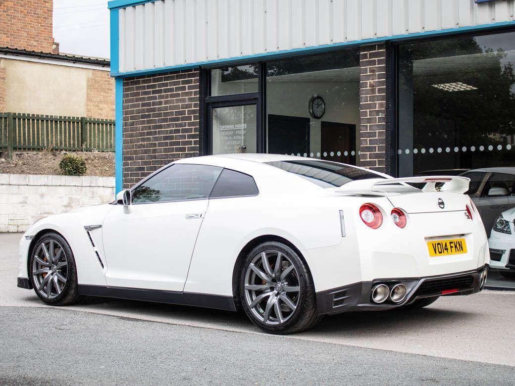 Nissan GT-R 3.8 Premium Auto 550ps 2014 Facelift Coupe Petrol Storm White Metallic