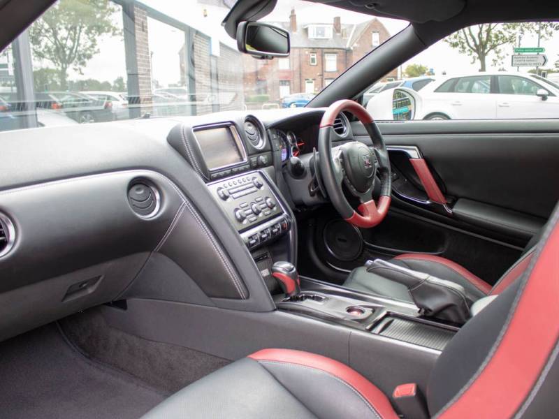 Nissan GT R   Registered:2014(14)