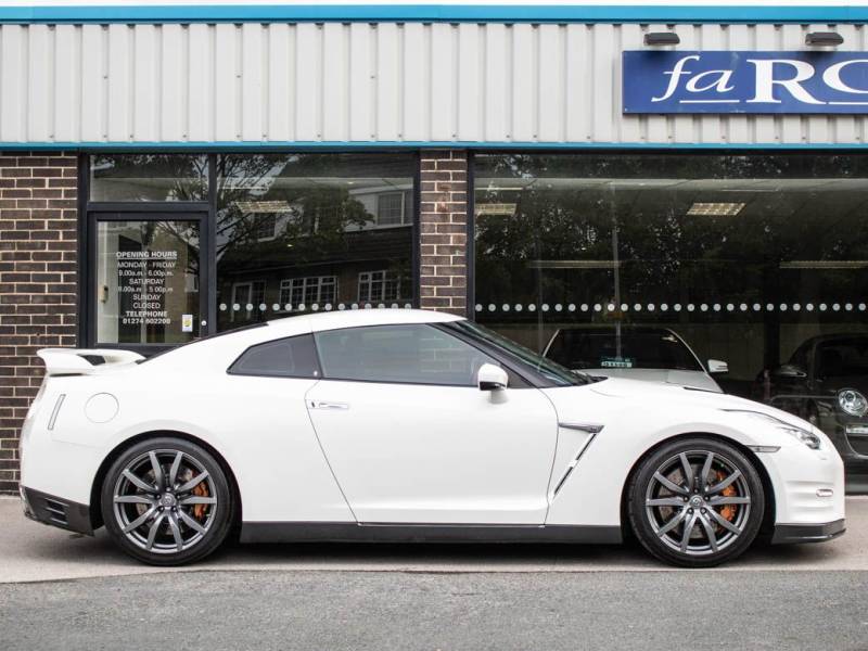 Nissan GT R   Registered:2014(14)
