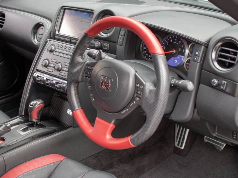 Nissan GT R   Registered:2014(14)