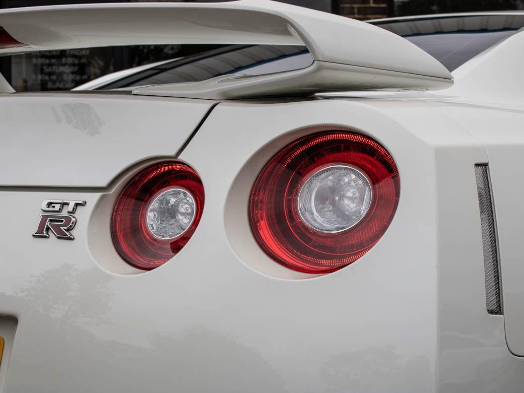 Nissan GT-R 3.8 Premium Auto 550ps 2014 Facelift Coupe Petrol Storm White Metallic