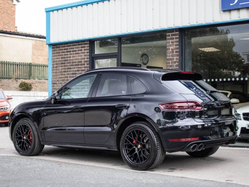 Porsche Macan   Registered:2016(66)
