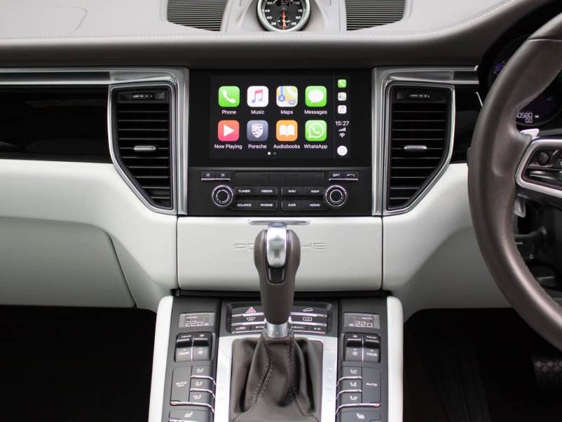 Porsche Macan   Registered:2016(66)