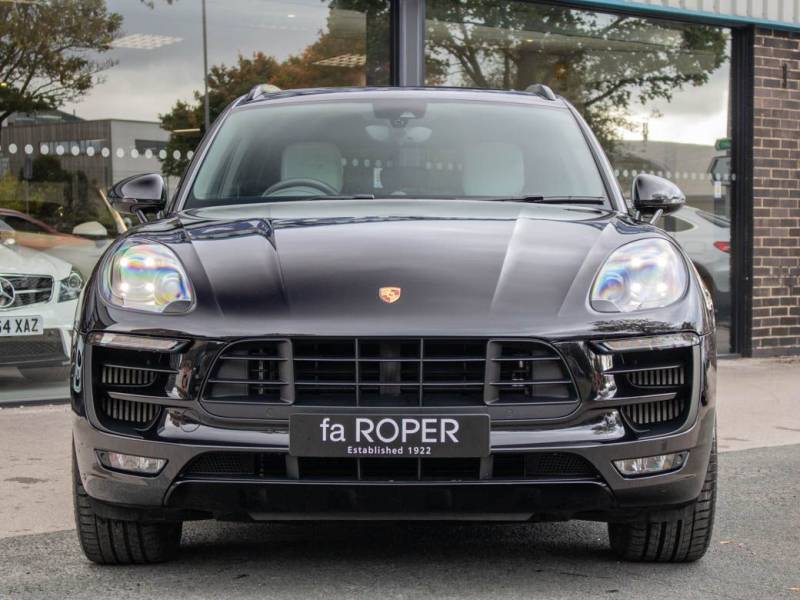 Porsche Macan   Registered:2016(66)
