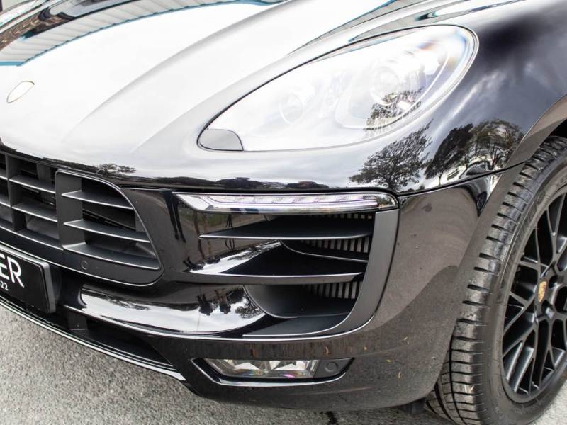 Porsche Macan   Registered:2016(66)