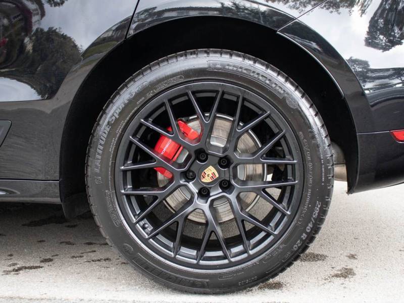 Porsche Macan   Registered:2016(66)