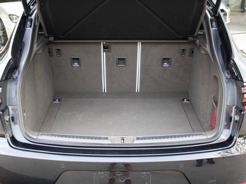 Porsche Macan   Registered:2016(66)