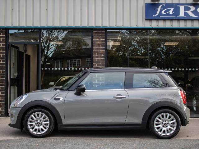 2014 Mini Hatchback 1.5 Cooper Chili Pack