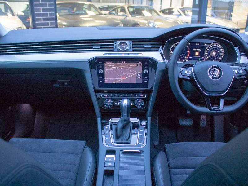 Volkswagen Passat   Registered:2018(18)