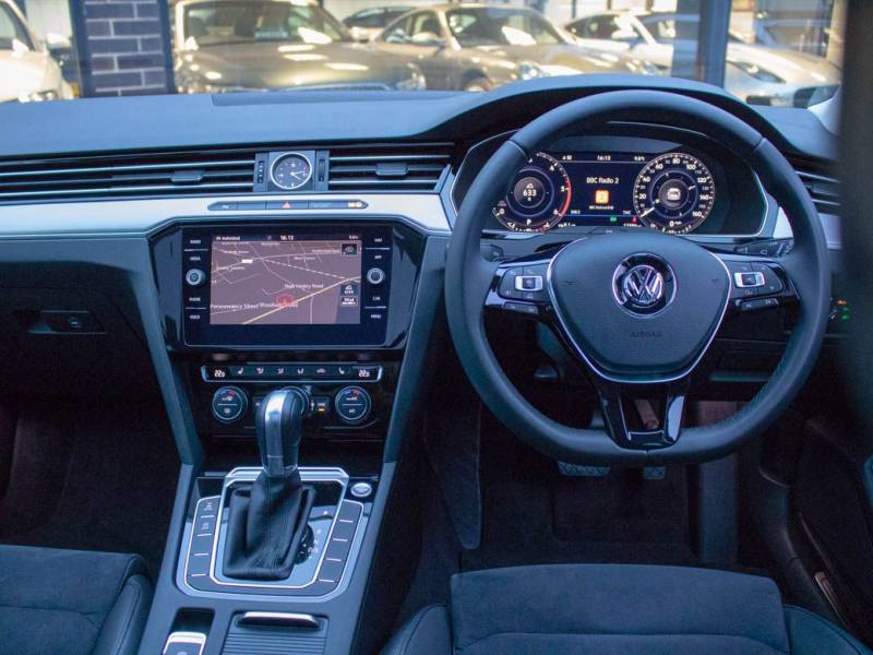 Volkswagen Passat   Registered:2018(18)