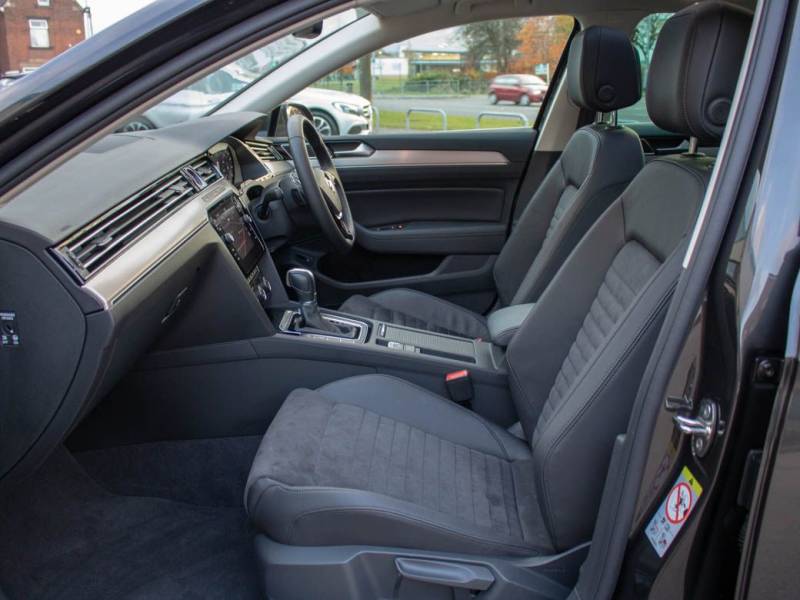 Volkswagen Passat   Registered:2018(18)