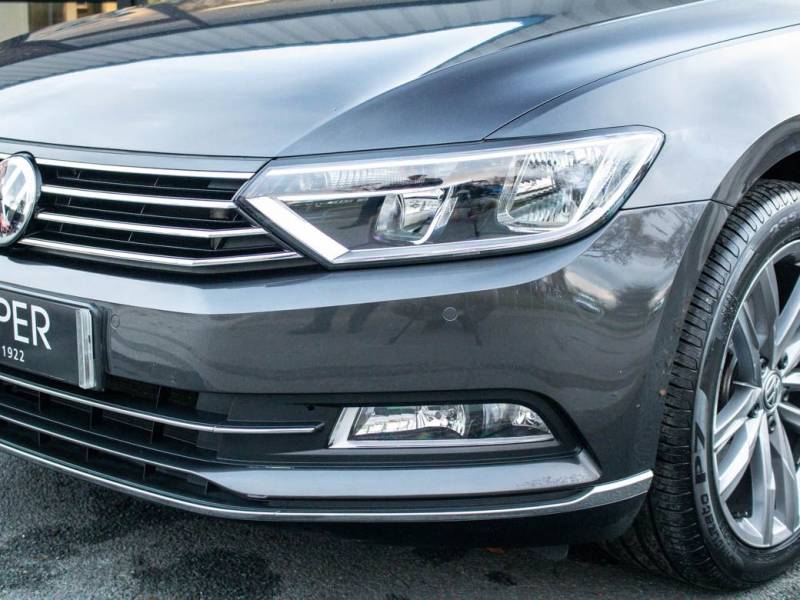 Volkswagen Passat   Registered:2018(18)