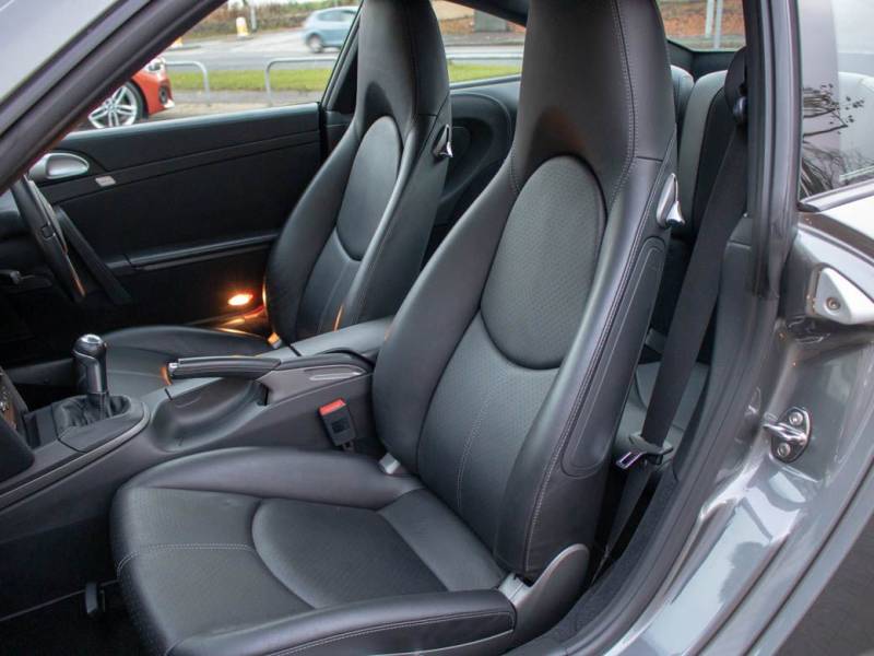 Porsche 911   Registered:2011(61)