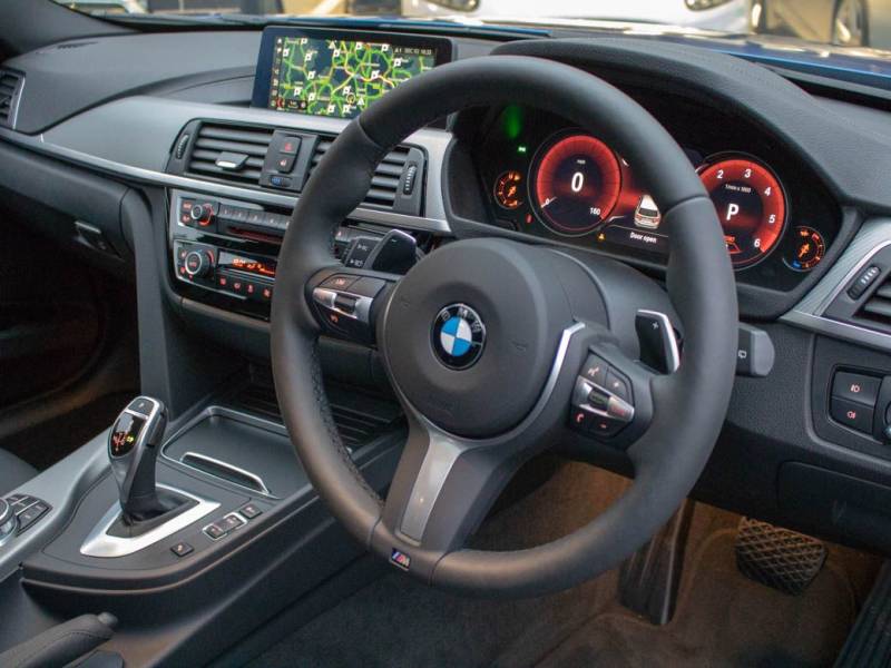 BMW 3 Series   Registered:2018(18)