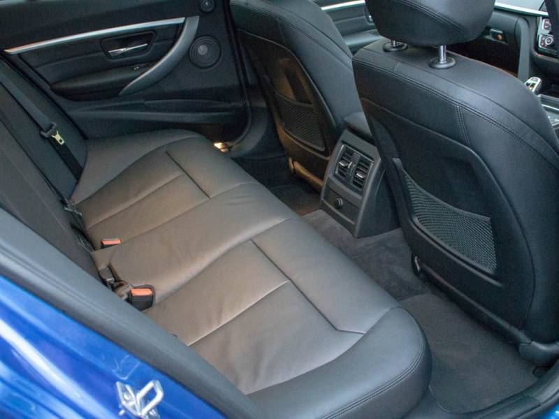 BMW 3 Series   Registered:2018(18)