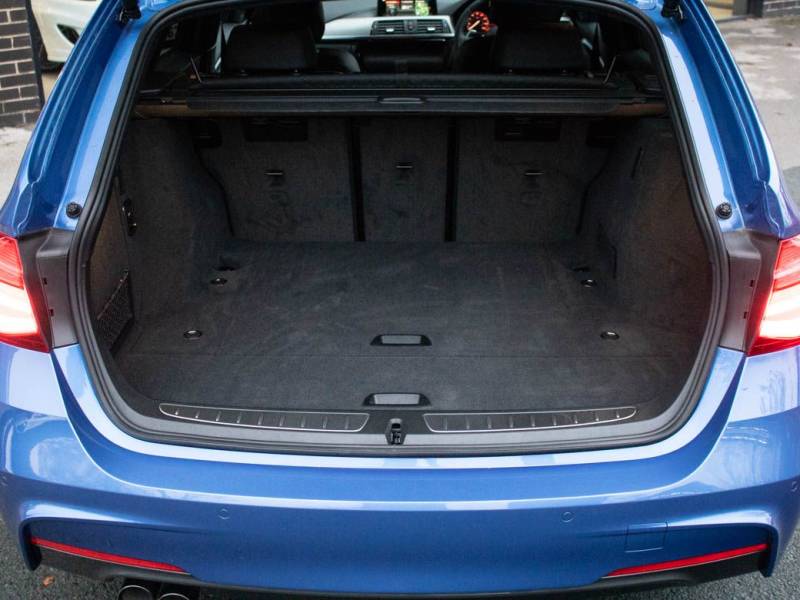 BMW 3 Series   Registered:2018(18)