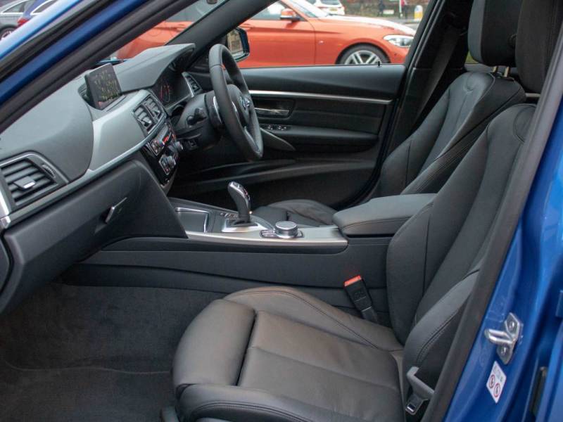 BMW 3 Series   Registered:2018(18)