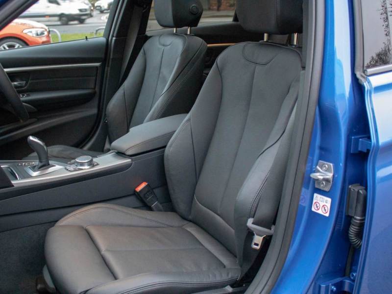 BMW 3 Series   Registered:2018(18)