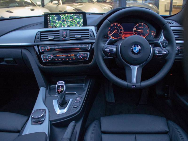 BMW 3 Series   Registered:2018(18)
