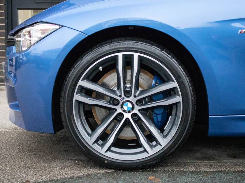 BMW 3 Series   Registered:2018(18)