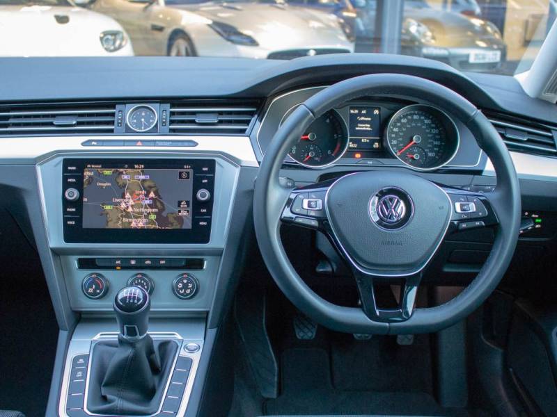 Volkswagen Passat   Registered:2017(67)