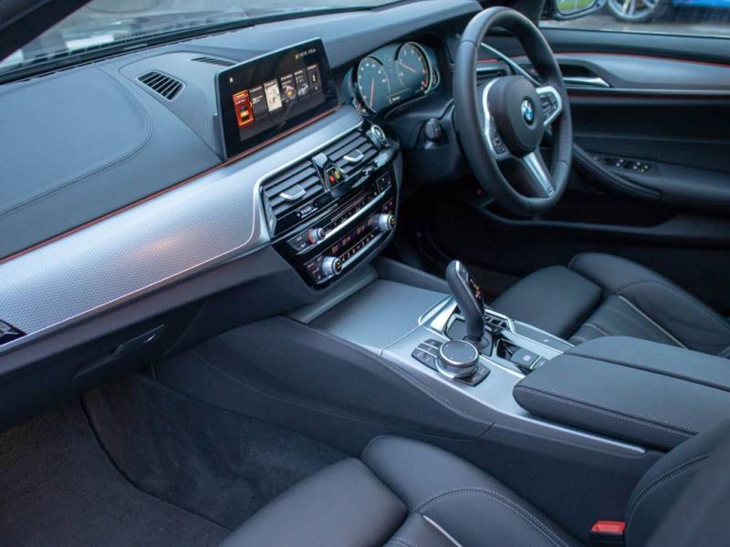 BMW 5 Series   Registered:2018(18)