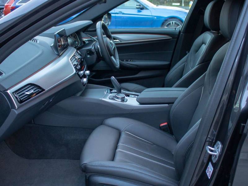 BMW 5 Series   Registered:2018(18)