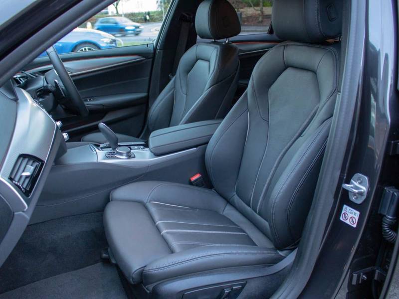 BMW 5 Series   Registered:2018(18)