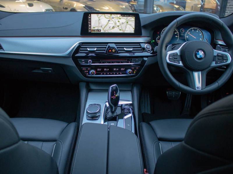 BMW 5 Series   Registered:2018(18)