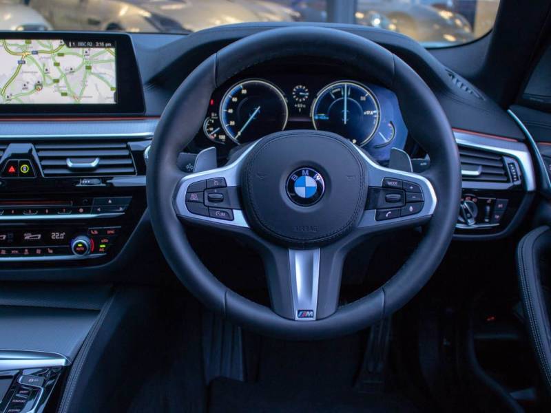 BMW 5 Series   Registered:2018(18)