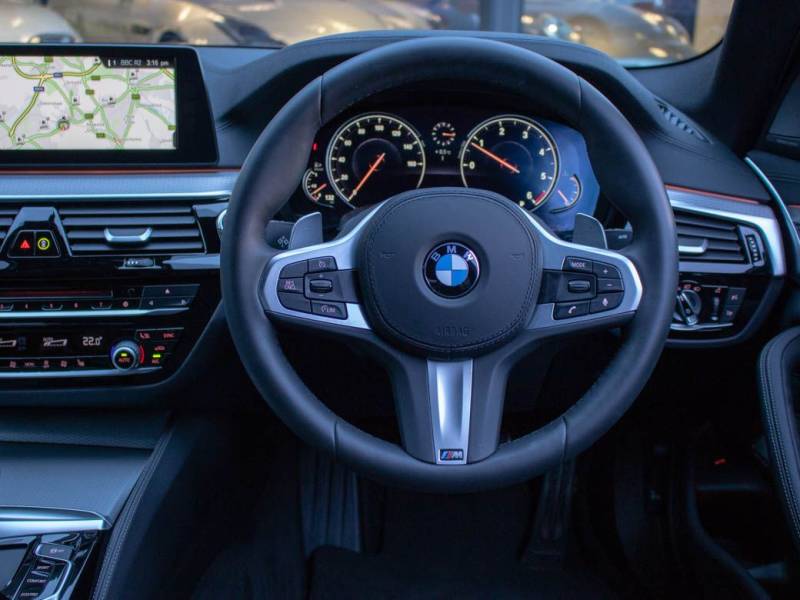 BMW 5 Series   Registered:2018(18)