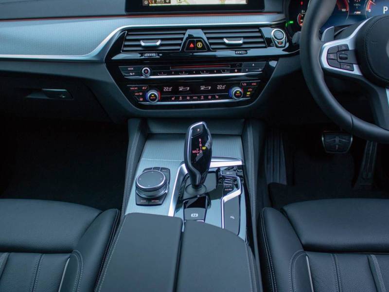 BMW 5 Series   Registered:2018(18)