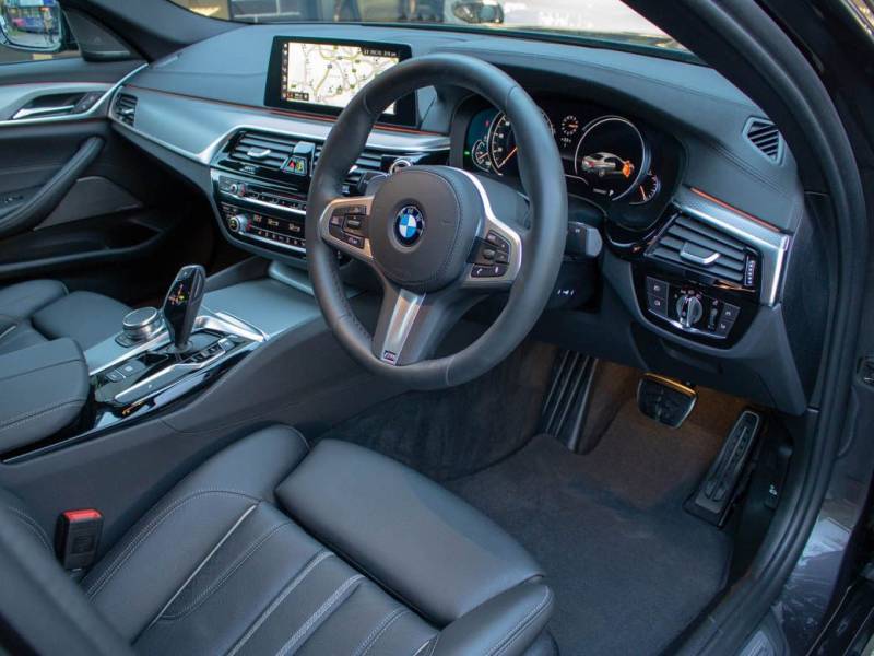 BMW 5 Series   Registered:2018(18)