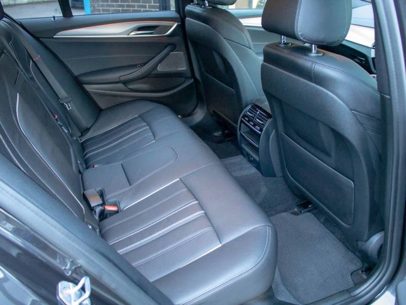 BMW 5 Series   Registered:2018(18)