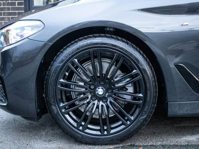 BMW 5 Series   Registered:2018(18)