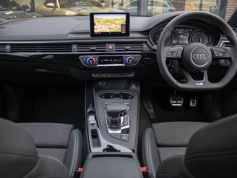 Audi A4   Registered:2017(67)