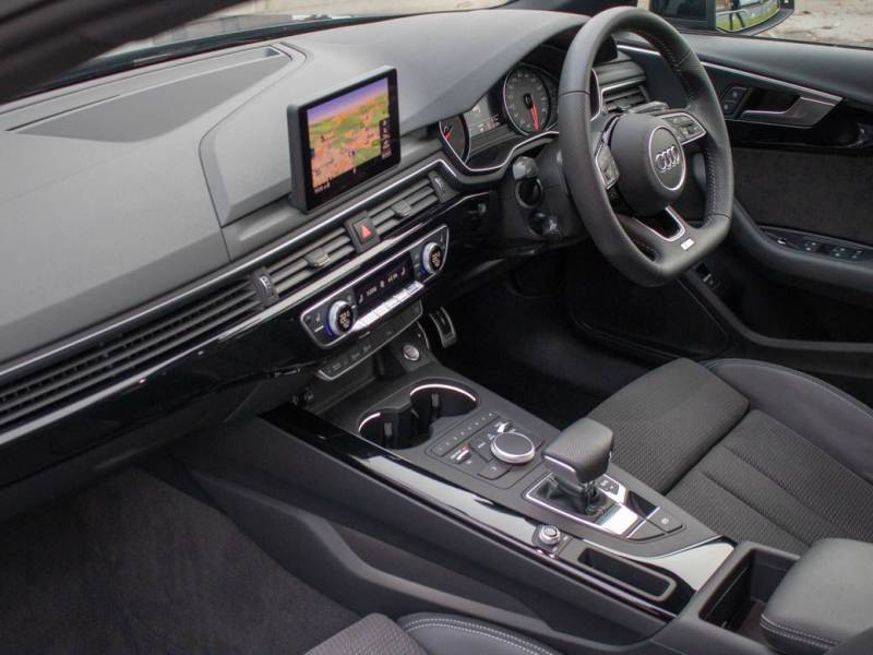 Audi A4   Registered:2017(67)