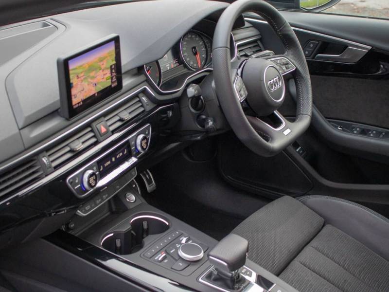 Audi A4   Registered:2017(67)