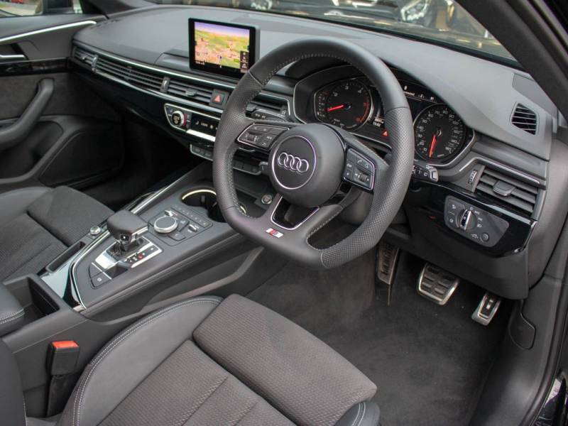 Audi A4   Registered:2017(67)
