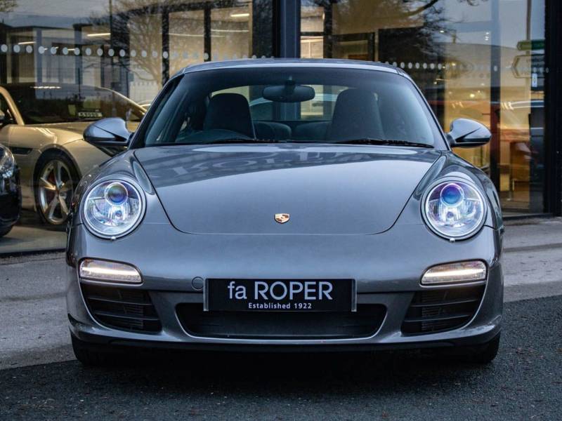 Porsche 911   Registered:2011(61)