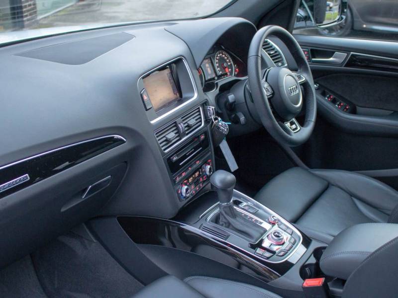 Audi Q5   Registered:2016(66)