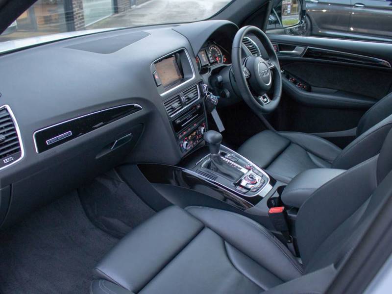 Audi Q5   Registered:2016(66)